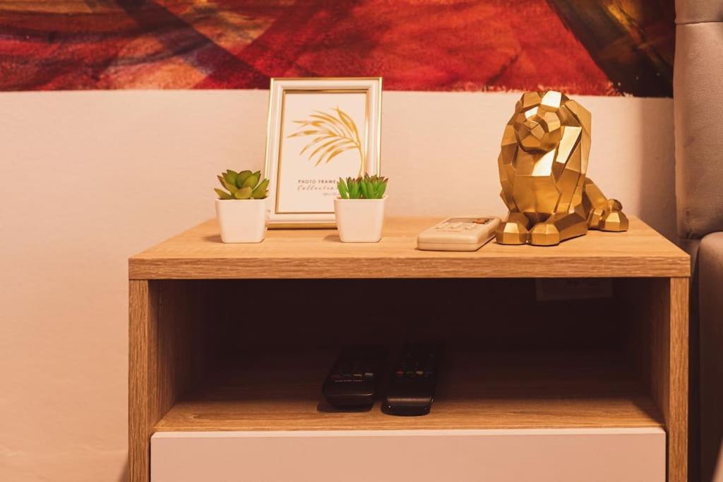 Art Studio Myslym Shyri Tirana Buitenkant foto
